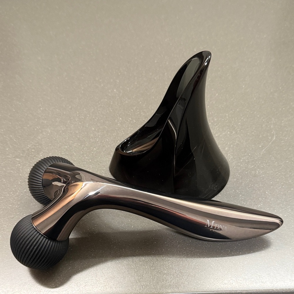 MDNA skin the Beauty Roller for face and body, great condition/no box